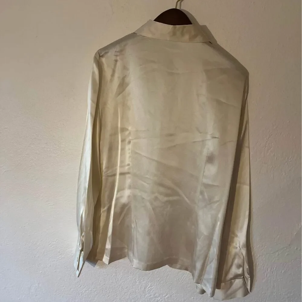 Stephanie Chaus 100% silk blouse, Size 14 THERE ARE 3 LITTLE MARKS ON IT - Picture 7 of 7
